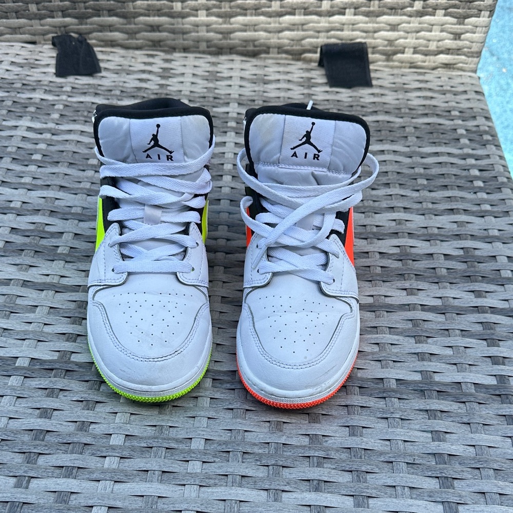 Nike Air Jordan 1 Mid GS 'Notebook' 554725-870 Youth Size 5.5Y